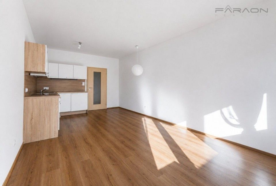 Pronájem bytu 1+kk 32 m² - foto 4