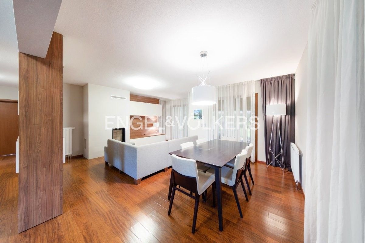 Pronájem domu 170 m² - foto 1