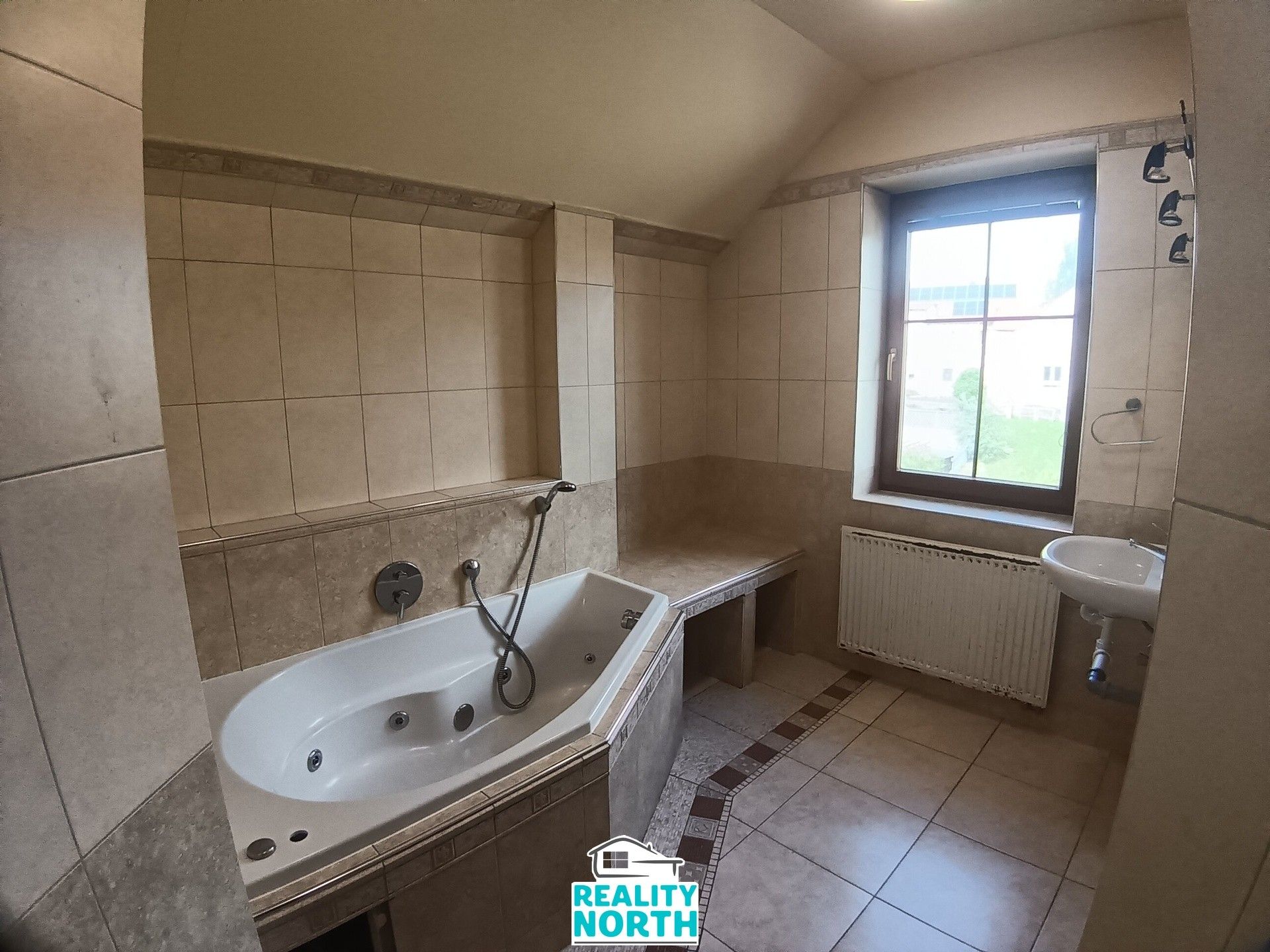 Prodej bytu 4+kk 88 m² - foto 9