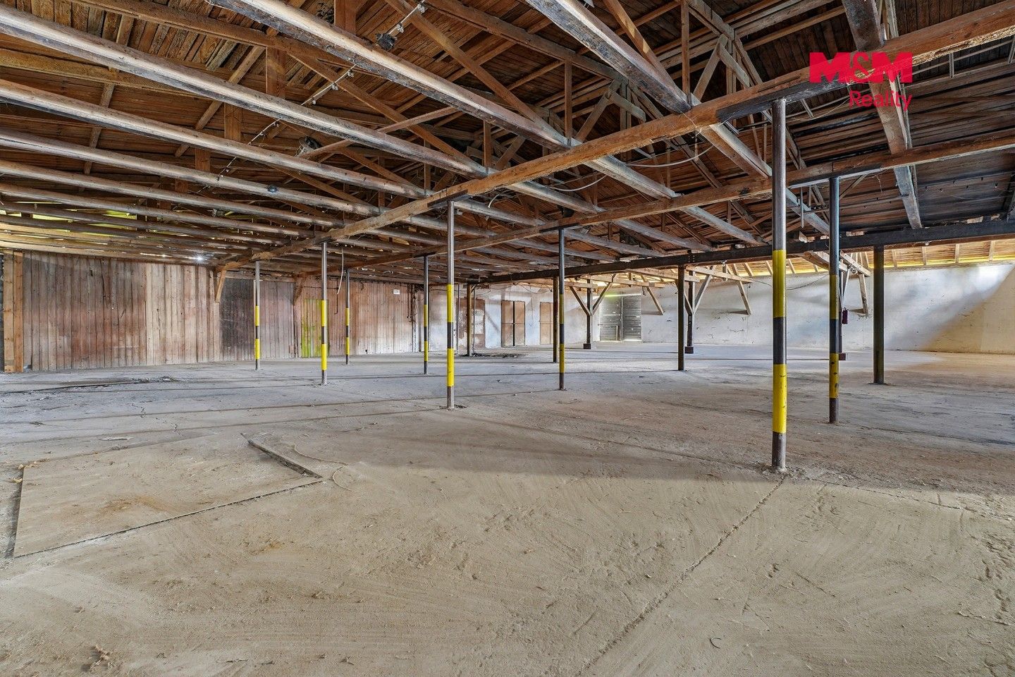 Prodej komerčního prostoru 3308 m² - foto 7