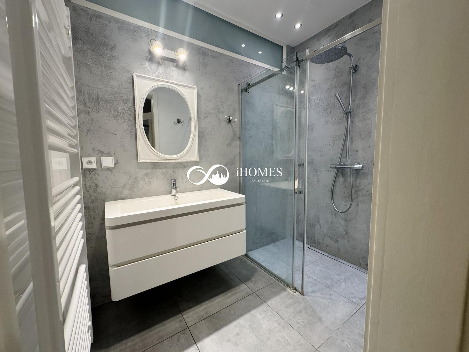 Pronájem bytu 3+kk 89 m² - foto 1
