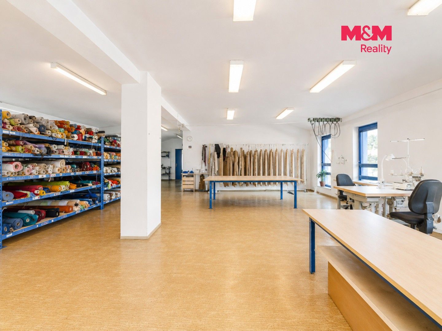 Prodej komerčního prostoru 1200 m² - foto 7