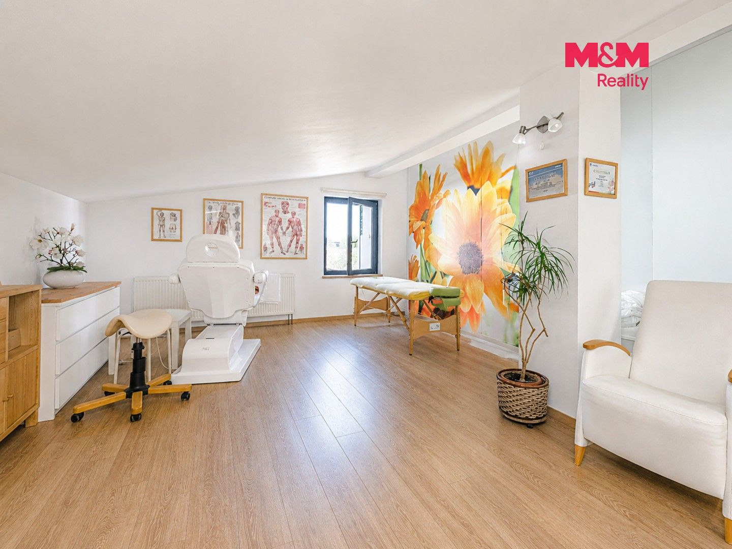 Prodej komerčního prostoru 1200 m² - foto 8