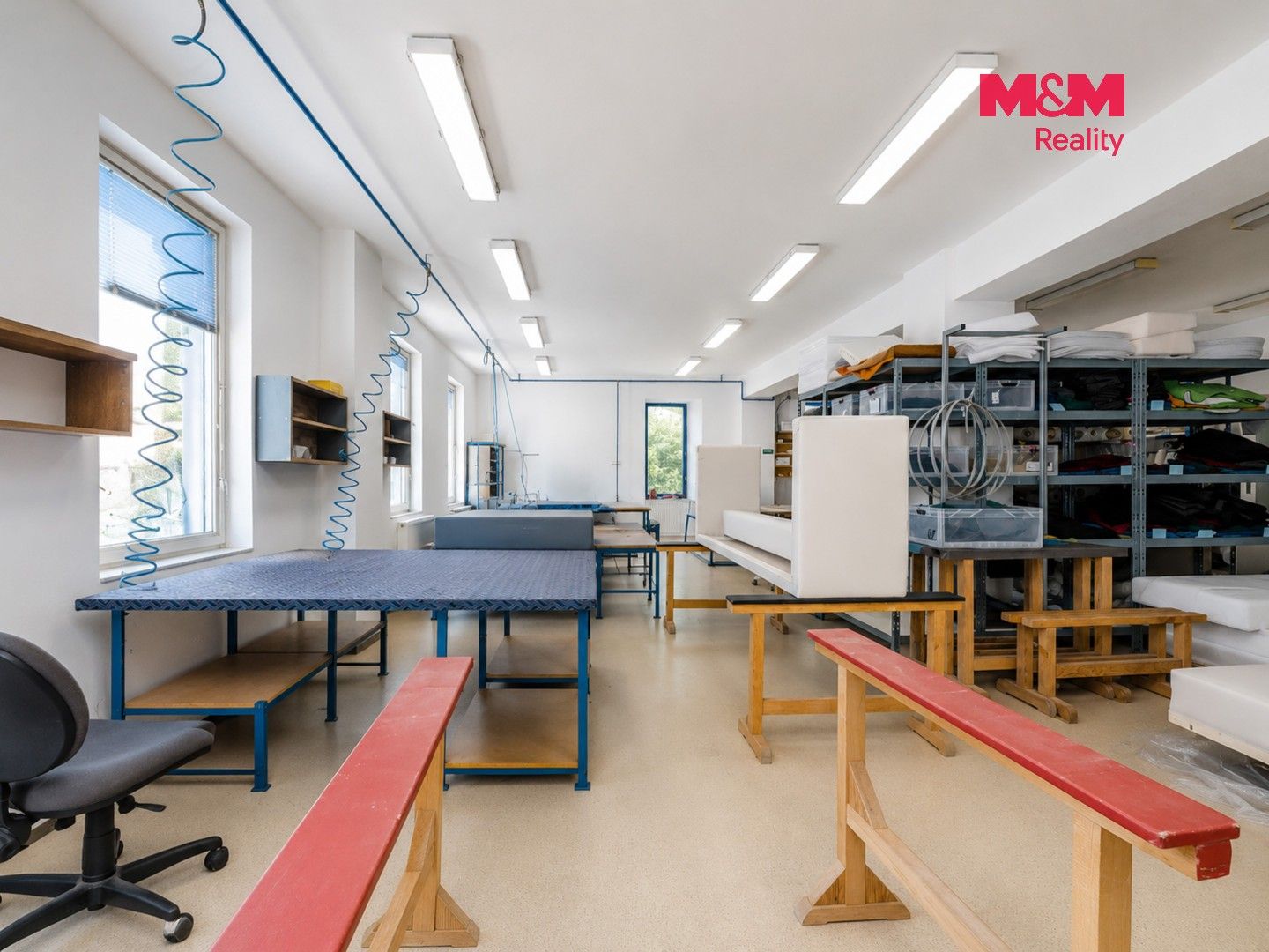 Prodej komerčního prostoru 1200 m² - foto 18