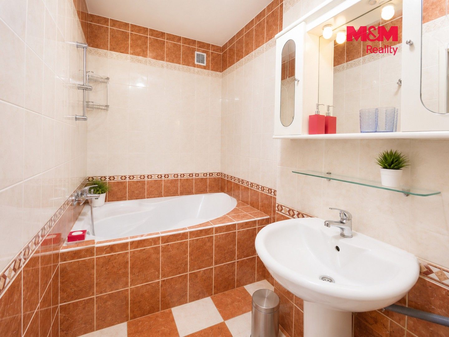 Pronájem bytu 3+1 71 m² - foto 17