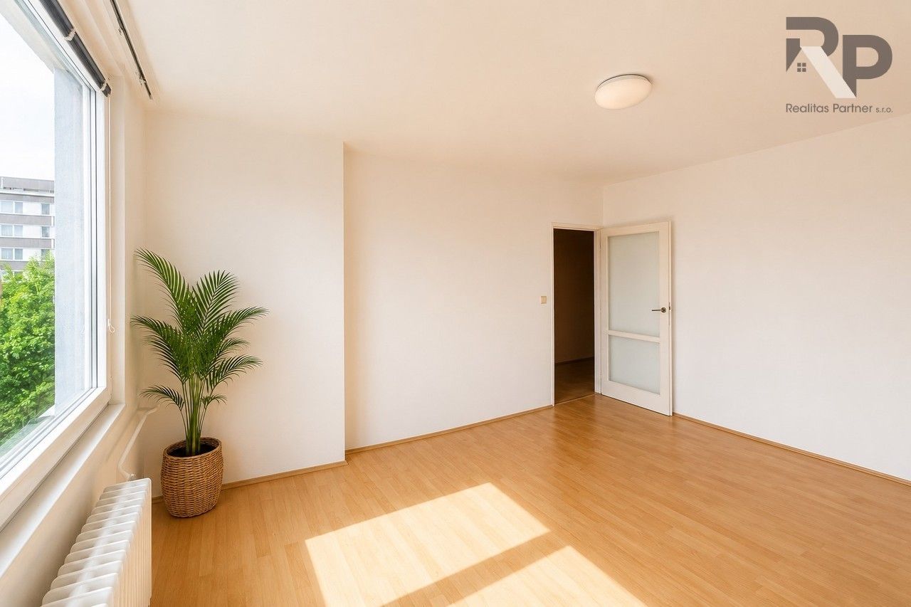 Pronájem bytu 3+1 73 m² - foto 2