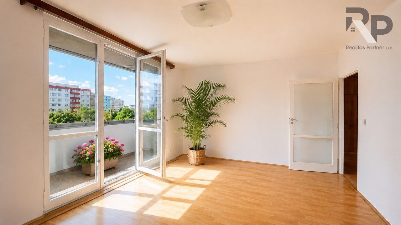 Pronájem bytu 3+1 73 m² - foto 3