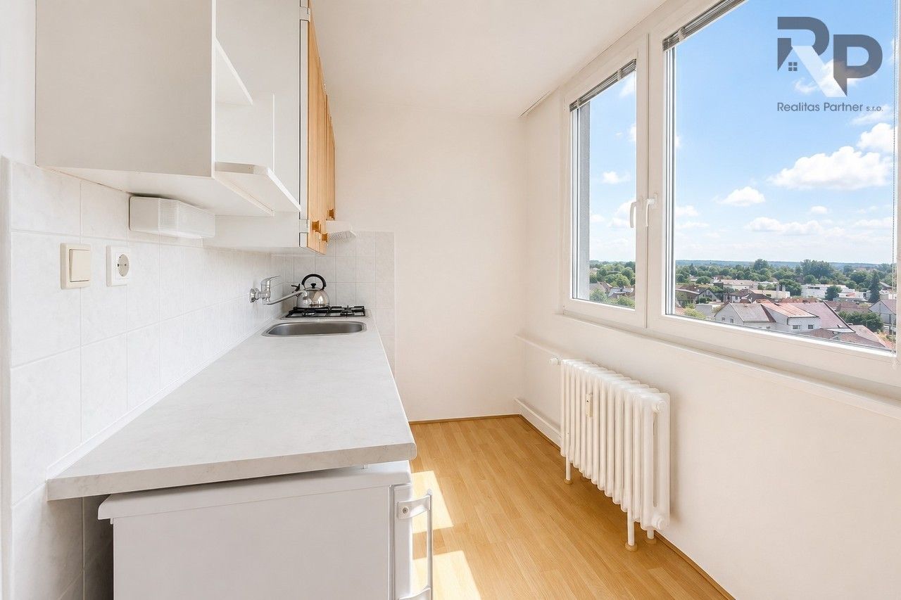 Pronájem bytu 3+1 73 m² - foto 5