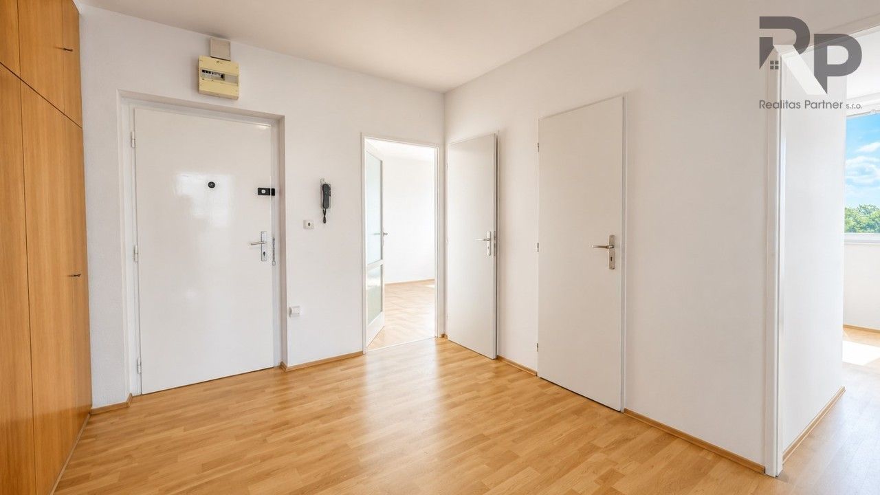 Pronájem bytu 3+1 73 m² - foto 6