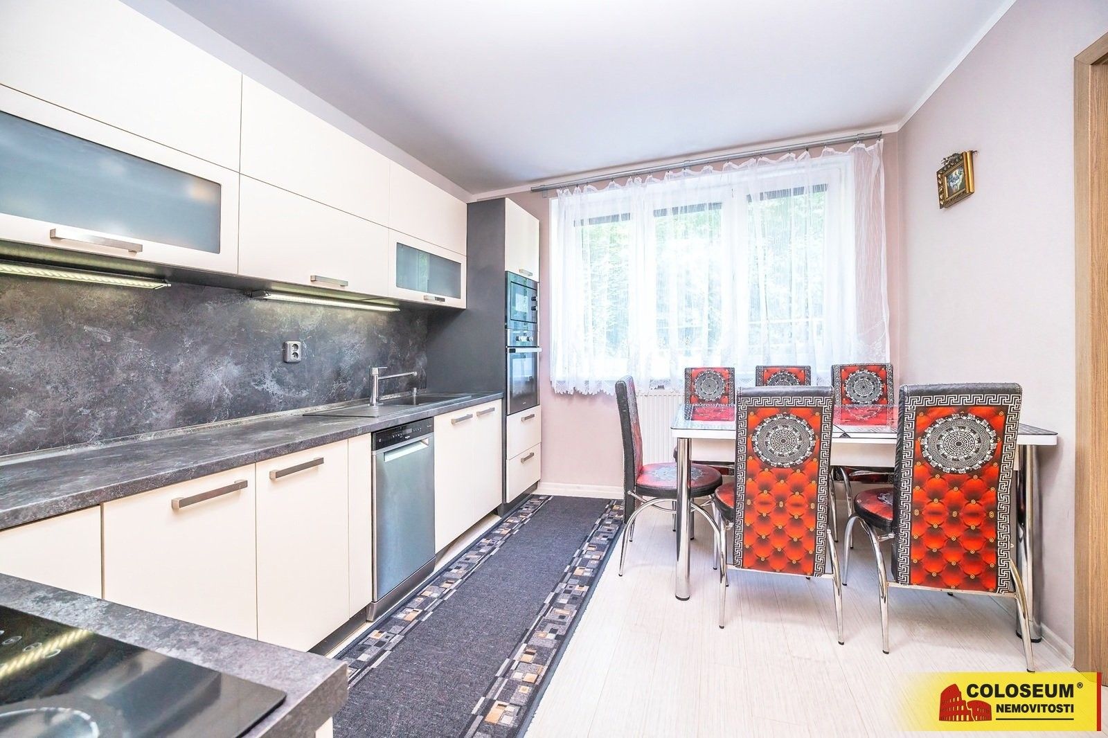 Prodej bytu 3+1 65 m² - foto 1