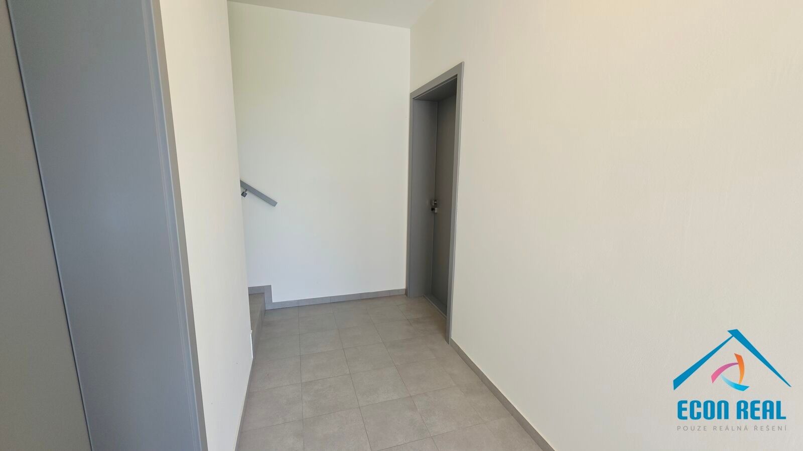 Pronájem komerčního prostoru 551 m² - foto 10