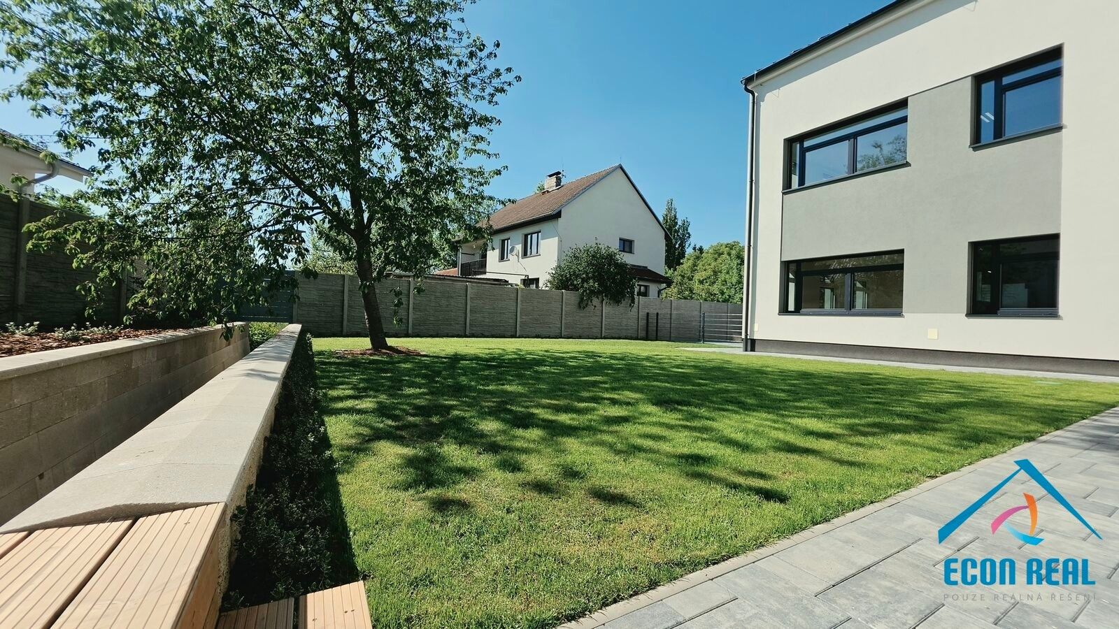 Pronájem komerčního prostoru 551 m² - foto 9