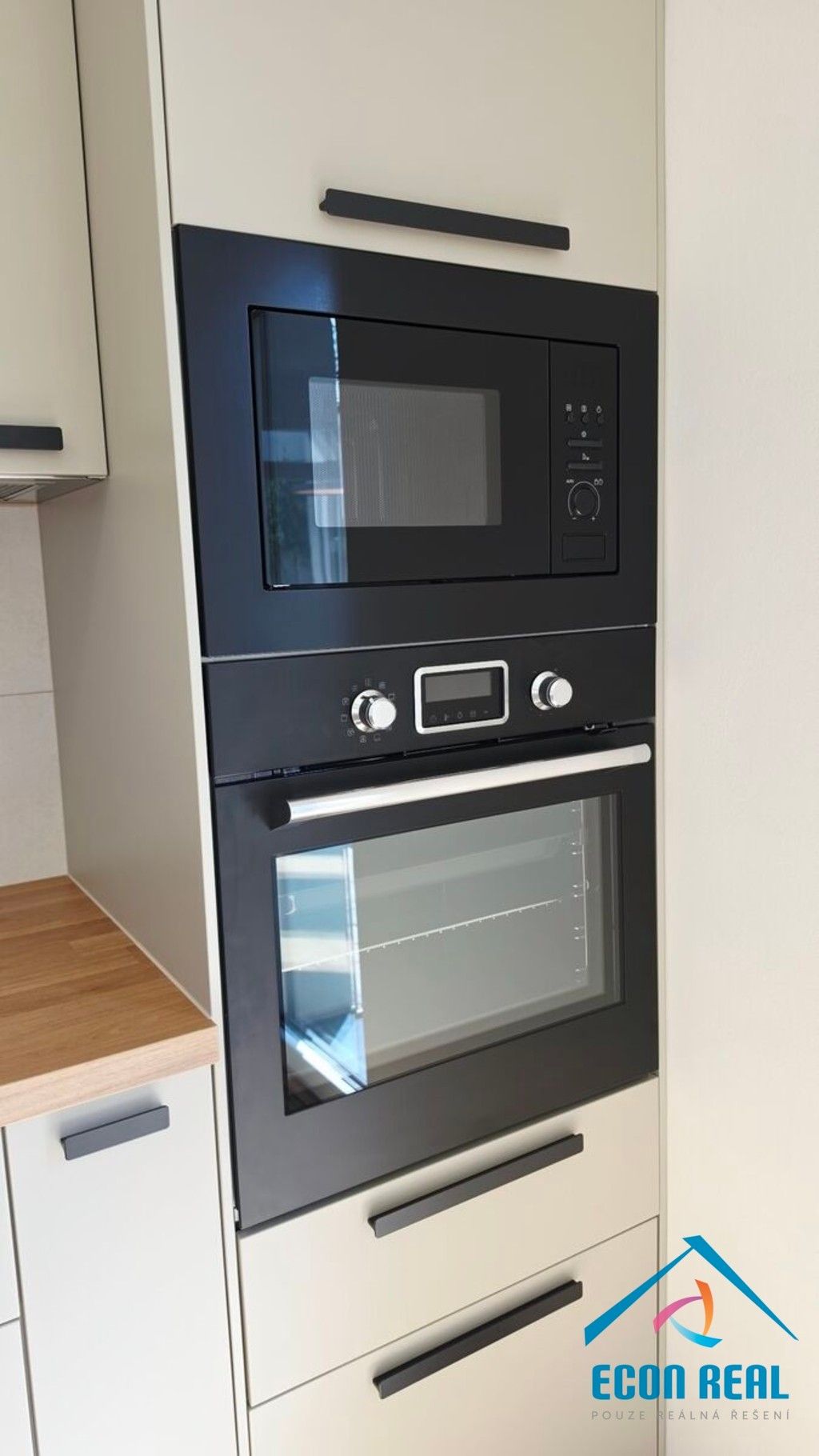 Pronájem komerčního prostoru 551 m² - foto 16