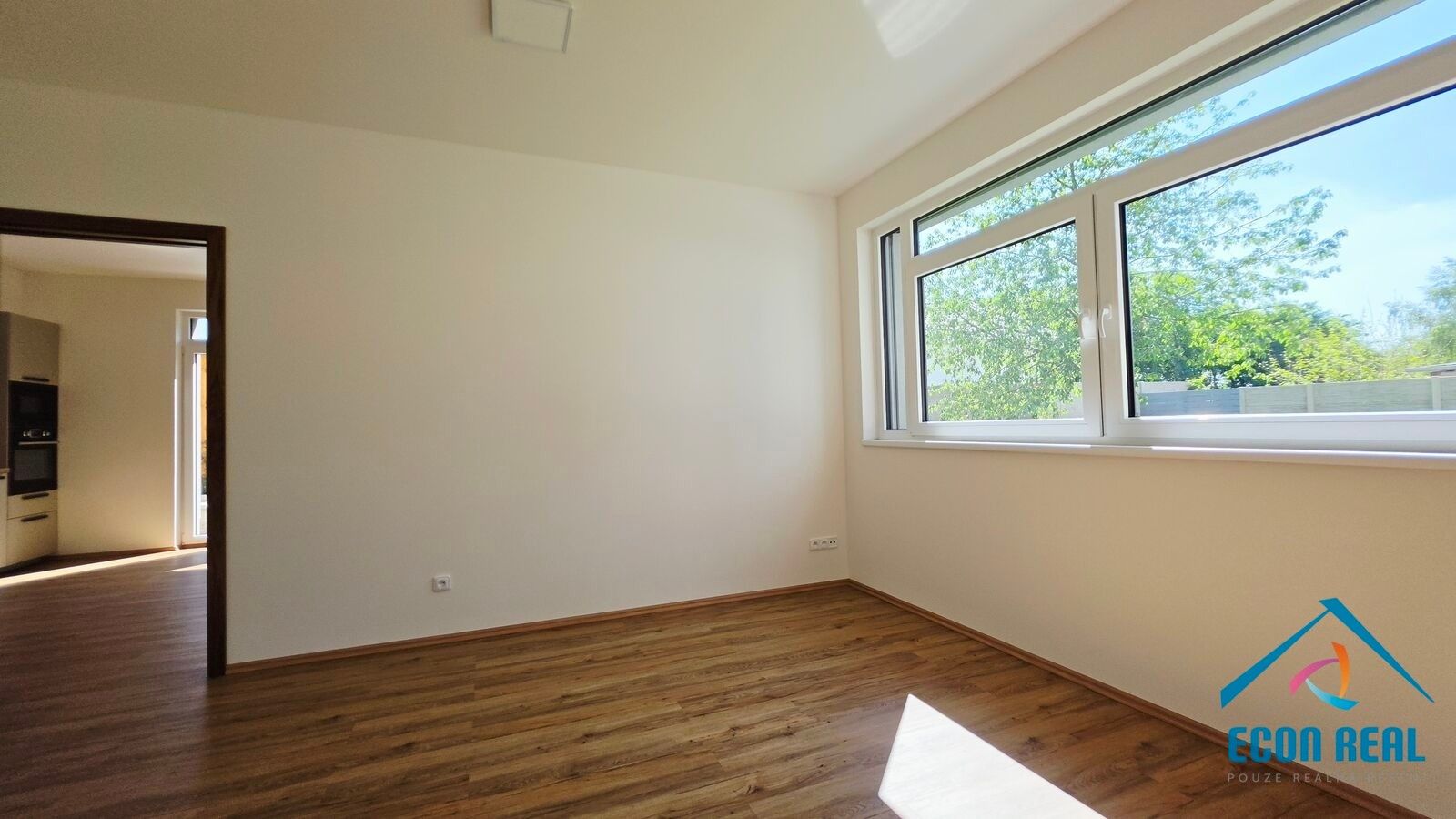 Pronájem komerčního prostoru 551 m² - foto 18