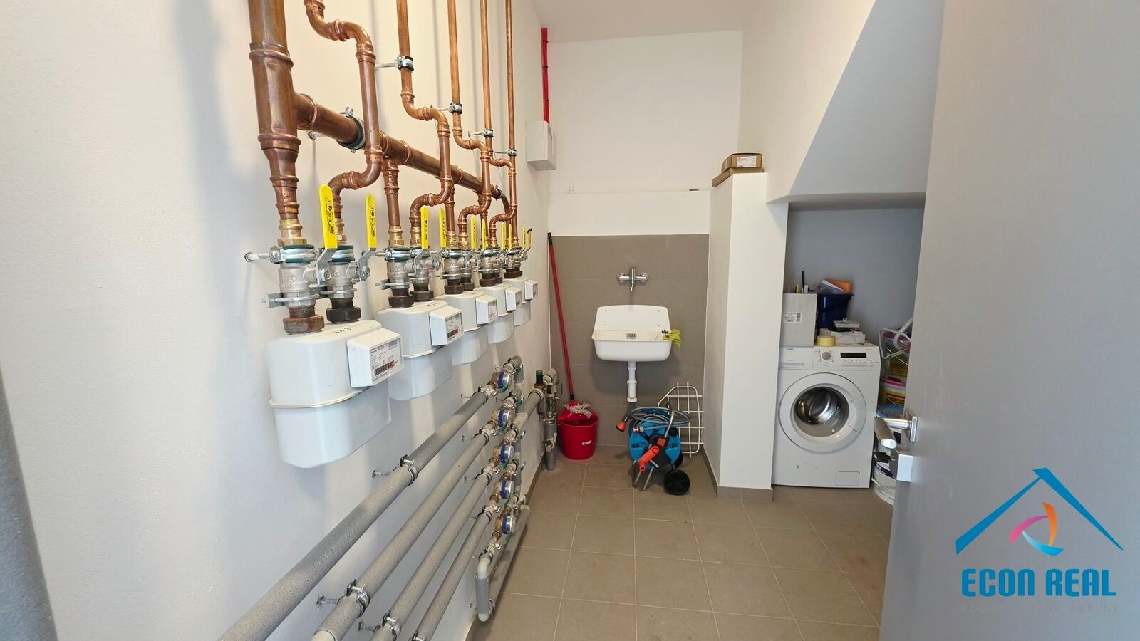Pronájem komerčního prostoru 551 m² - foto 21