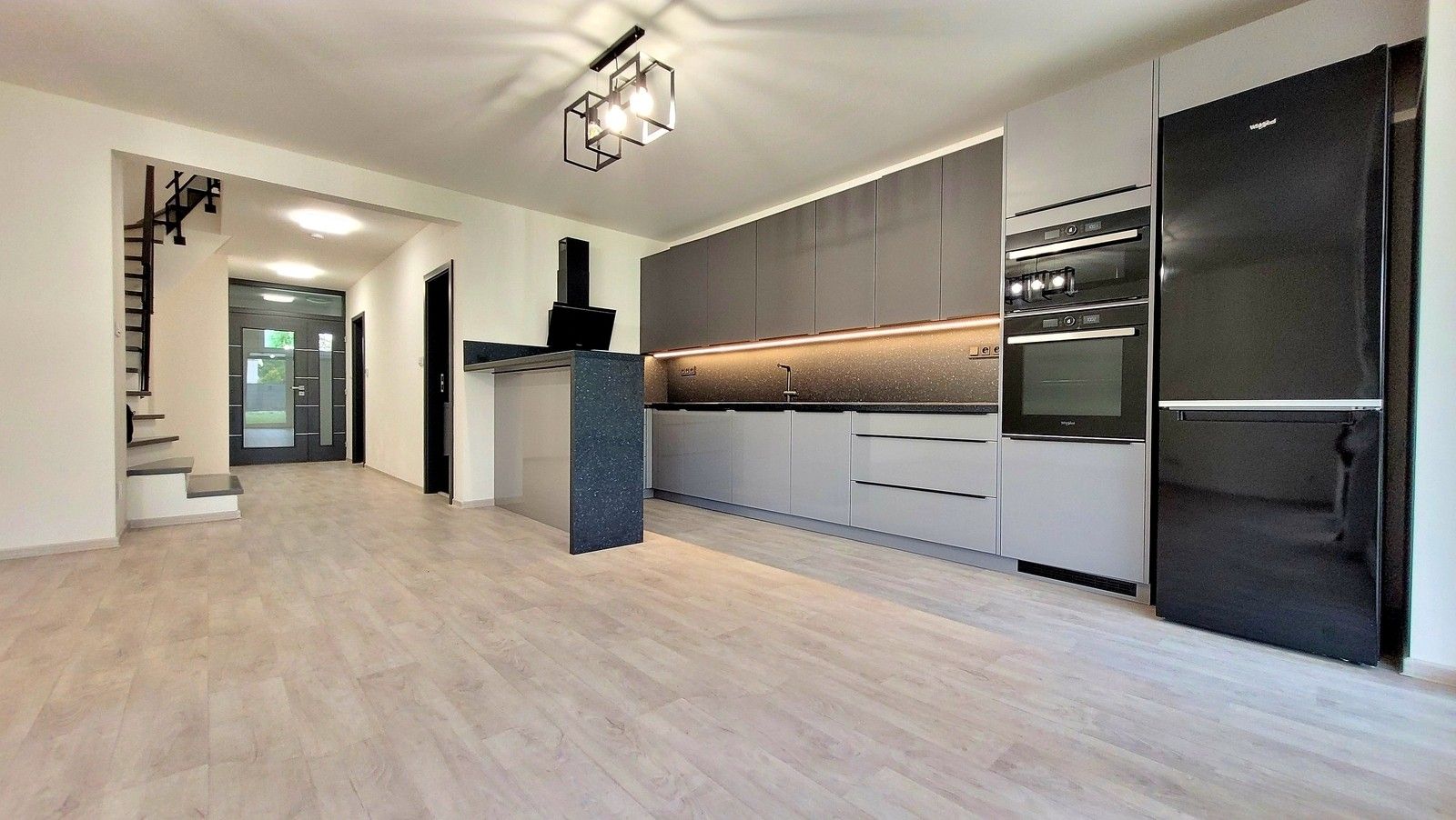 Pronájem domu 172 m² - foto 1