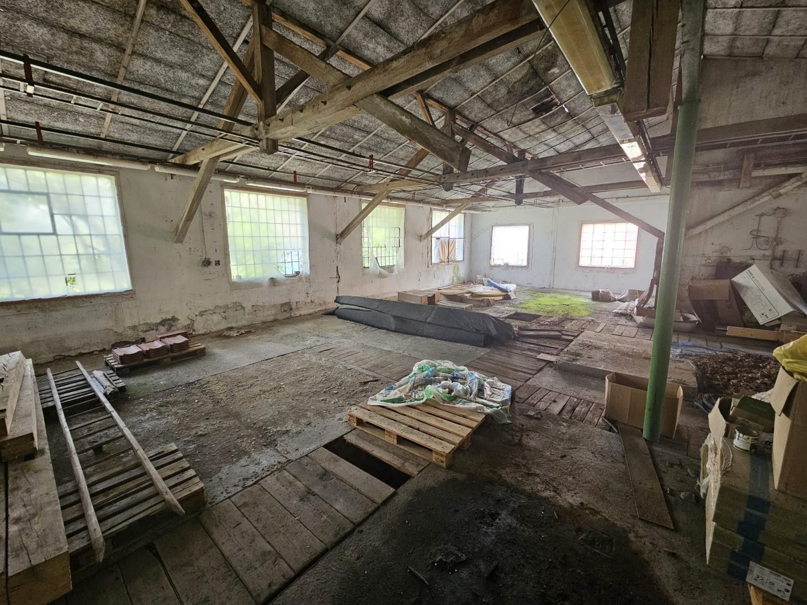 Prodej komerčního prostoru 3085 m² - foto 17