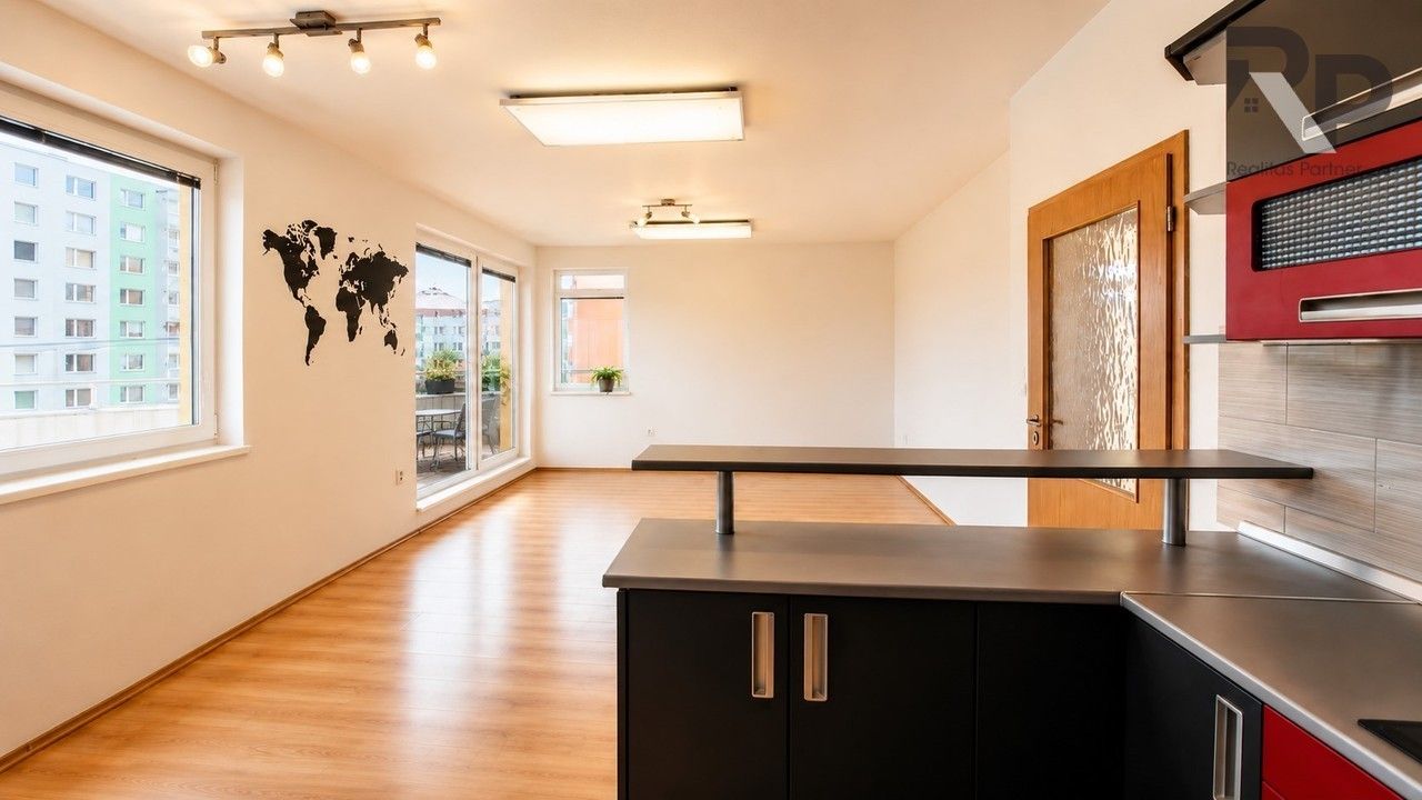 Pronájem bytu 2+kk 57 m² - foto 2
