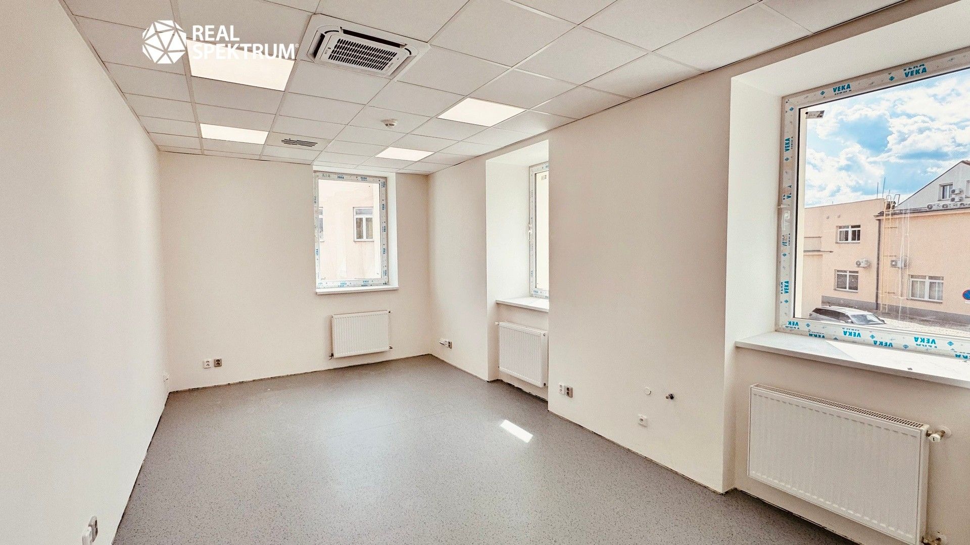 Pronájem nemovitosti 418 m² - foto 9