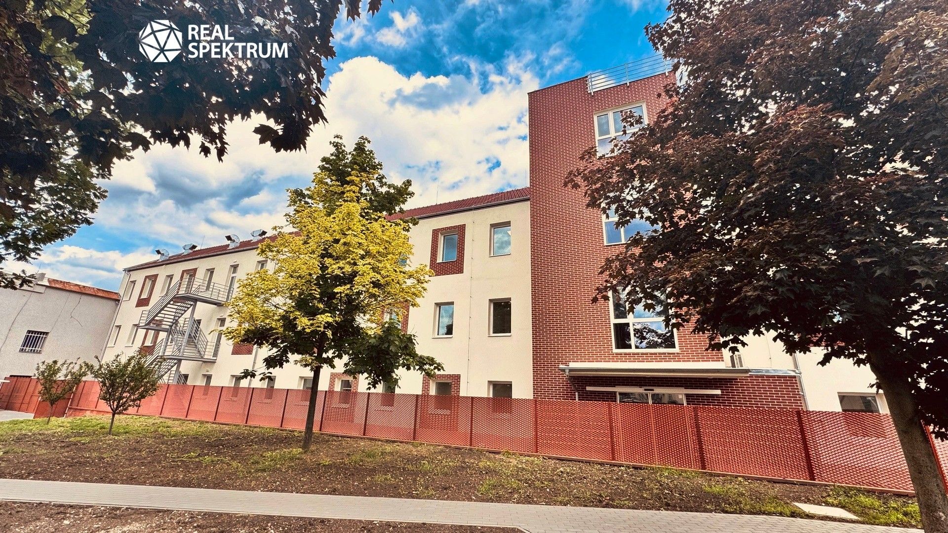 Pronájem nemovitosti 418 m² - foto 12