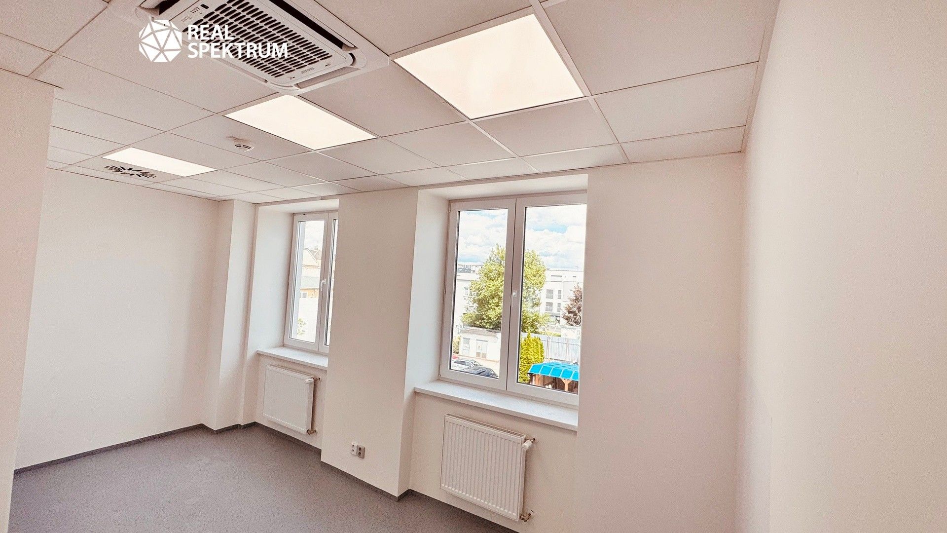 Pronájem nemovitosti 418 m² - foto 13