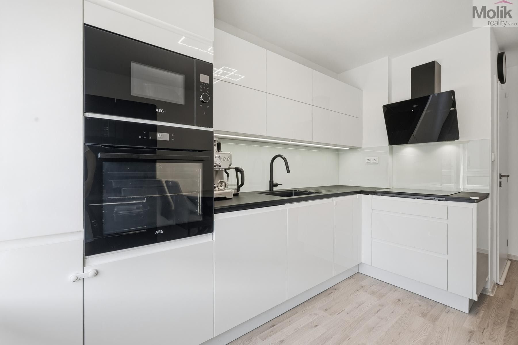 Prodej bytu 3+kk 66 m² - foto 3