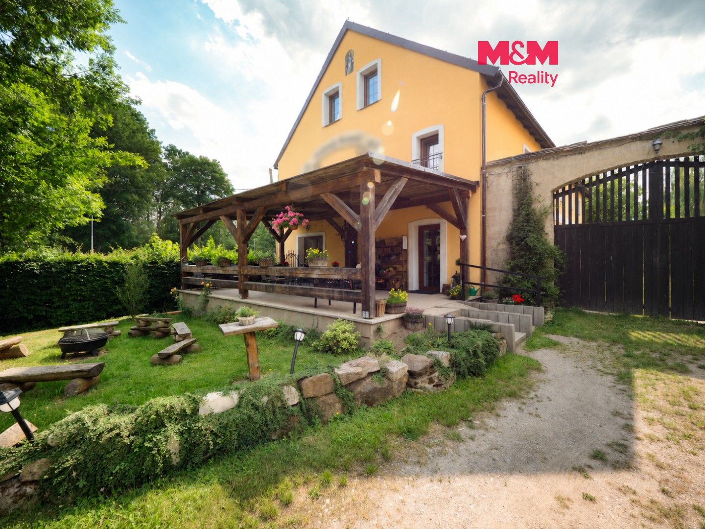 Pronájem bytu 3+kk 72 m² - foto 1