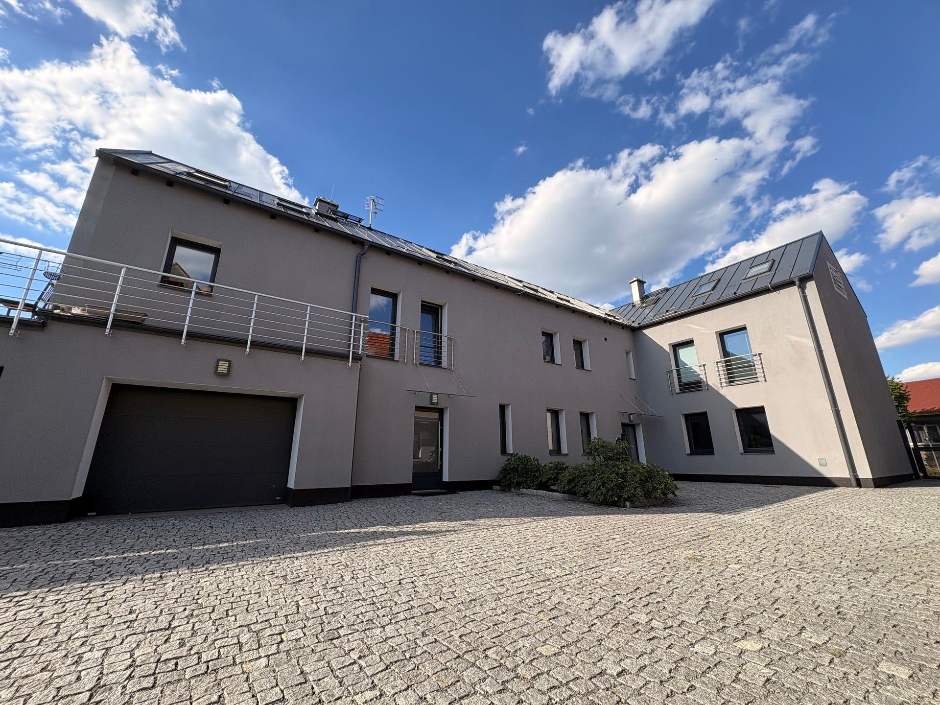 Pronájem bytu 4+kk 133 m² - foto 3