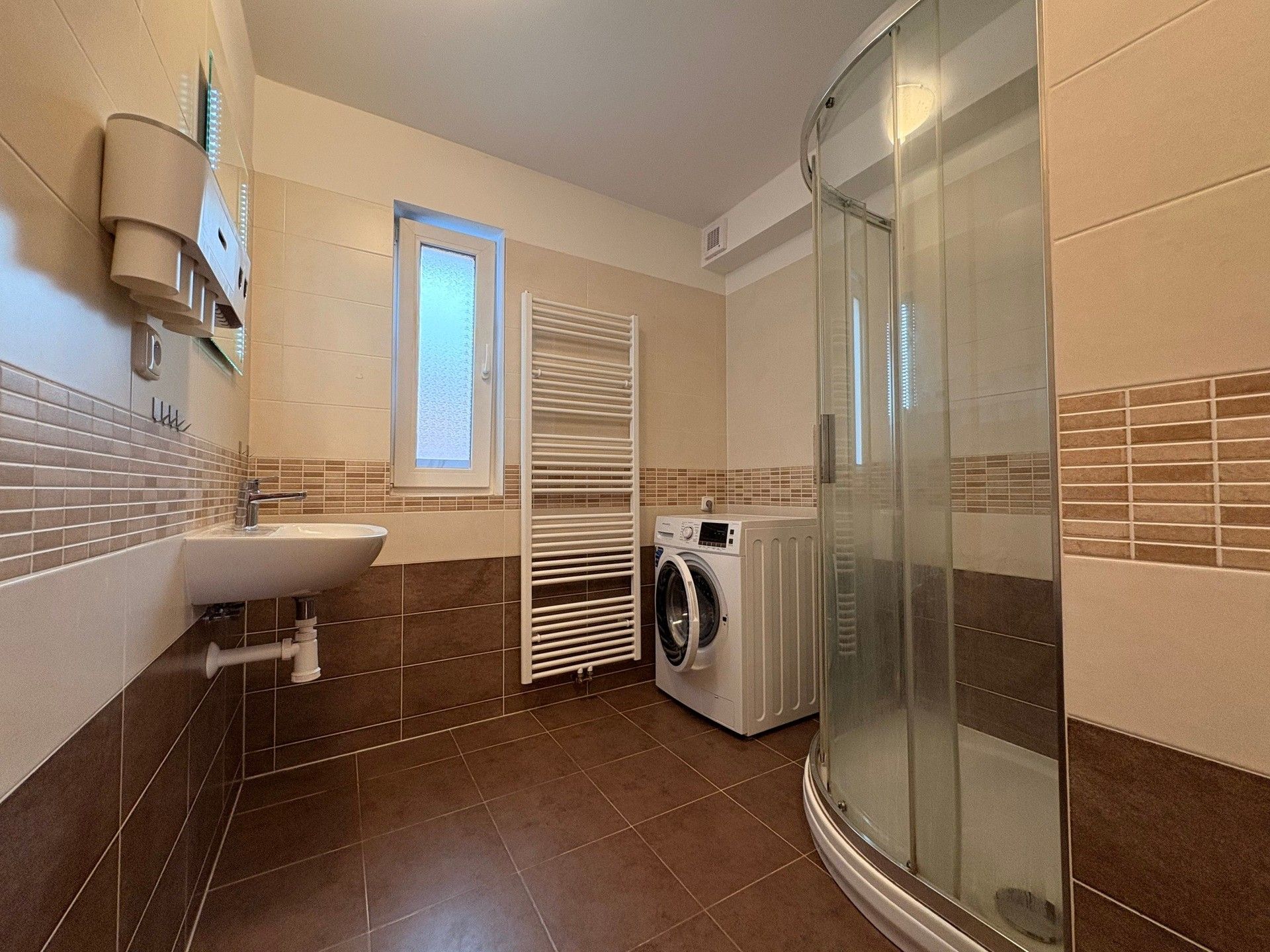 Pronájem bytu 4+kk 133 m² - foto 8