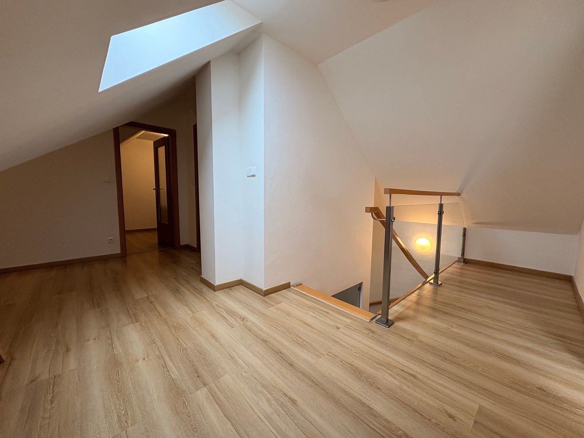 Pronájem bytu 4+kk 133 m² - foto 13