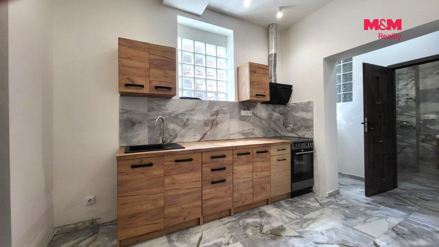 Pronájem bytu 3+1 82 m² - foto 2