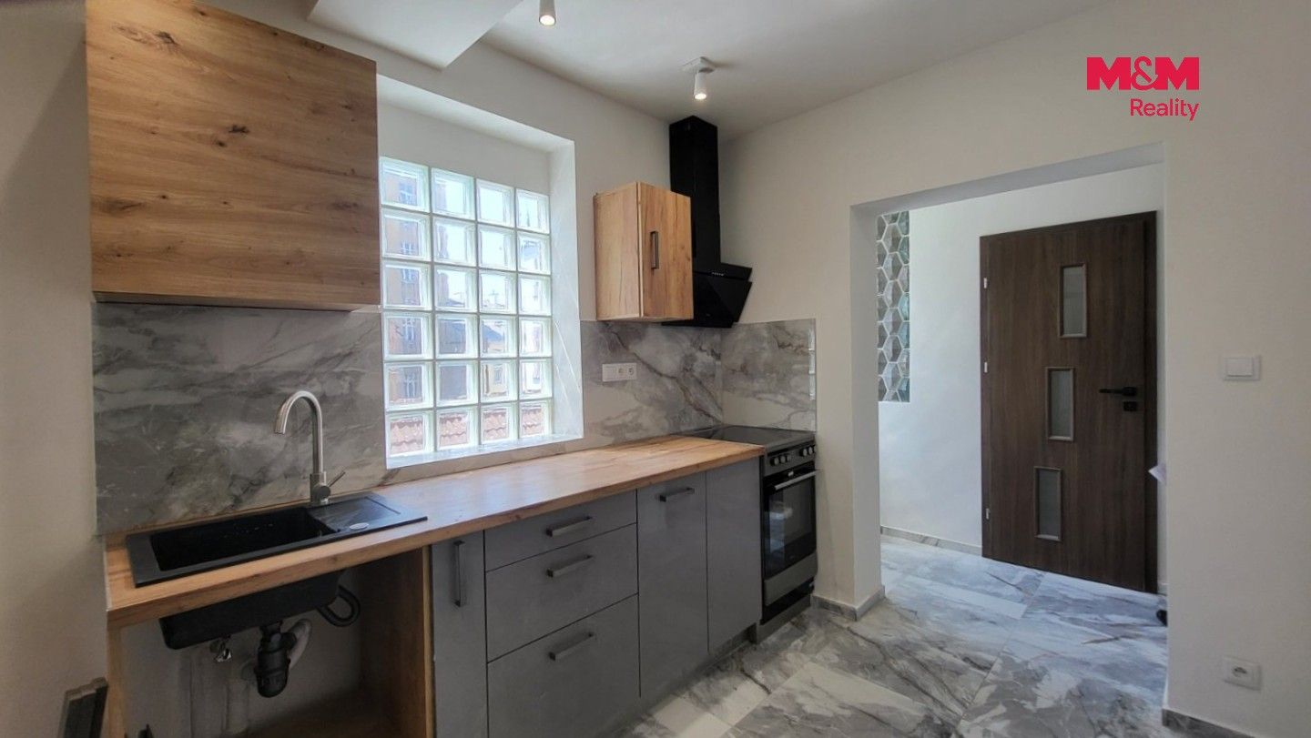 Pronájem bytu 3+1 82 m² - foto 2