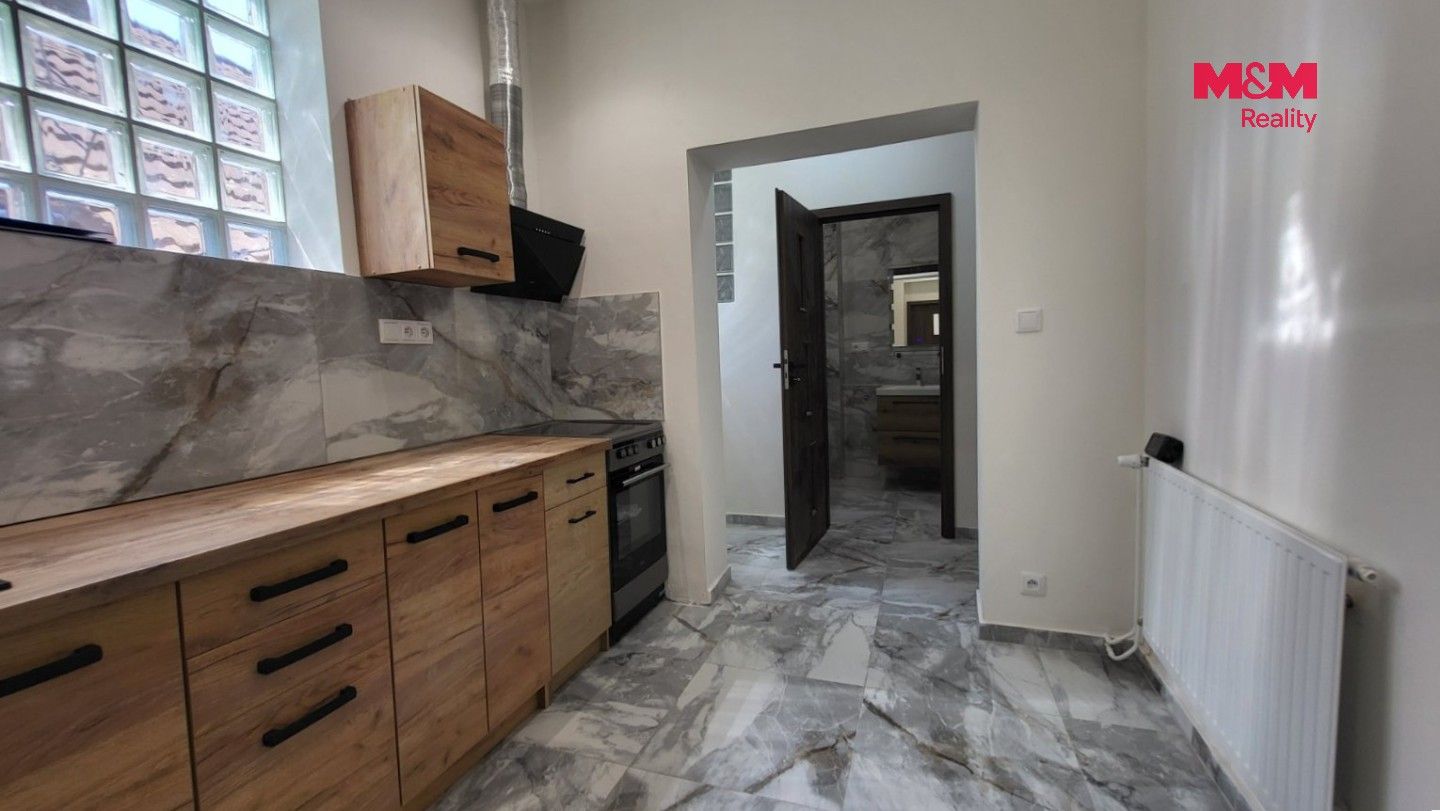 Pronájem bytu 3+1 82 m² - foto 9