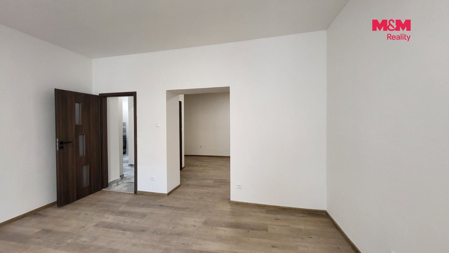 Pronájem bytu 3+1 82 m² - foto 13