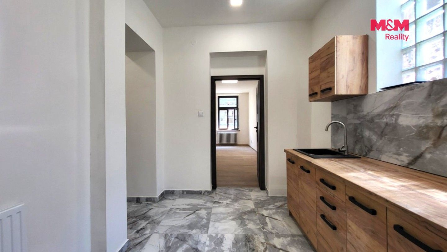 Pronájem bytu 3+1 82 m² - foto 12