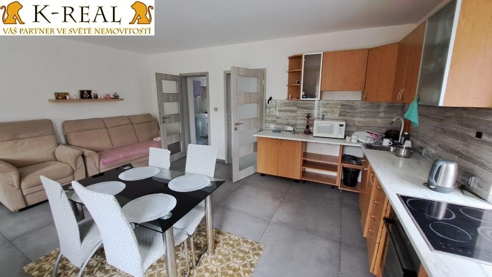 Pronájem bytu 3+kk 75 m² - foto 1
