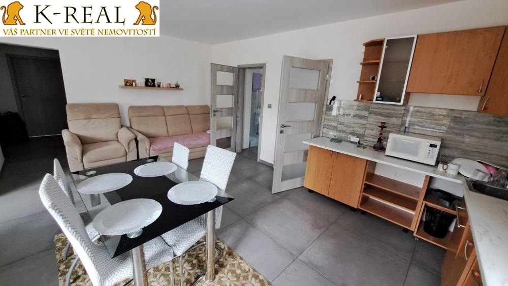 Pronájem bytu 3+kk 75 m² - foto 3