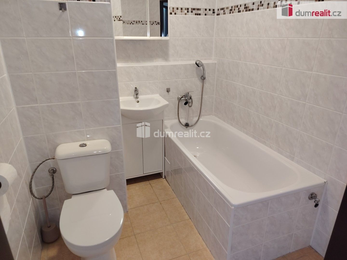 Pronájem bytu 1+kk 25 m² - foto 4