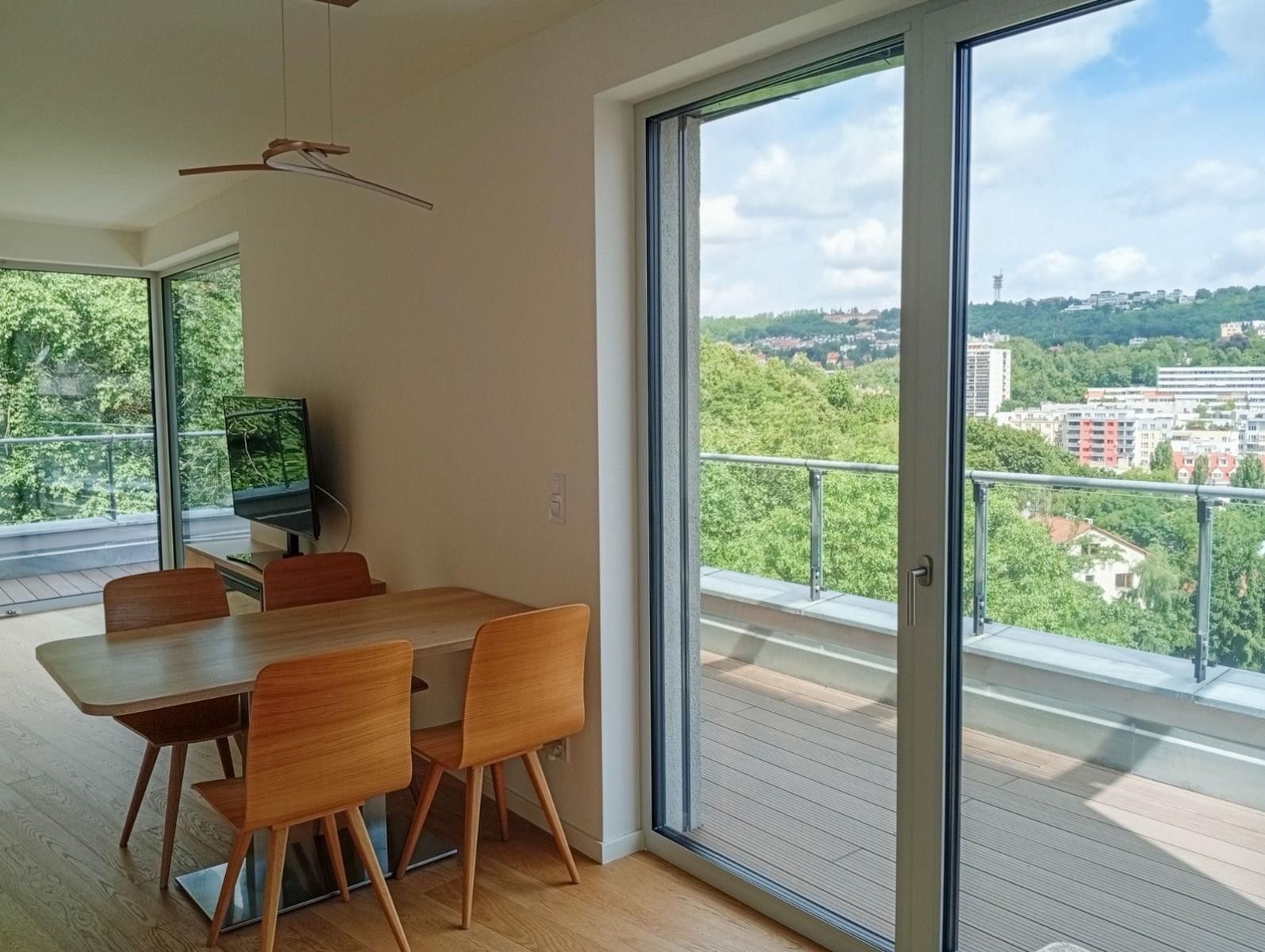 Pronájem bytu 2+kk 60 m² - foto 2