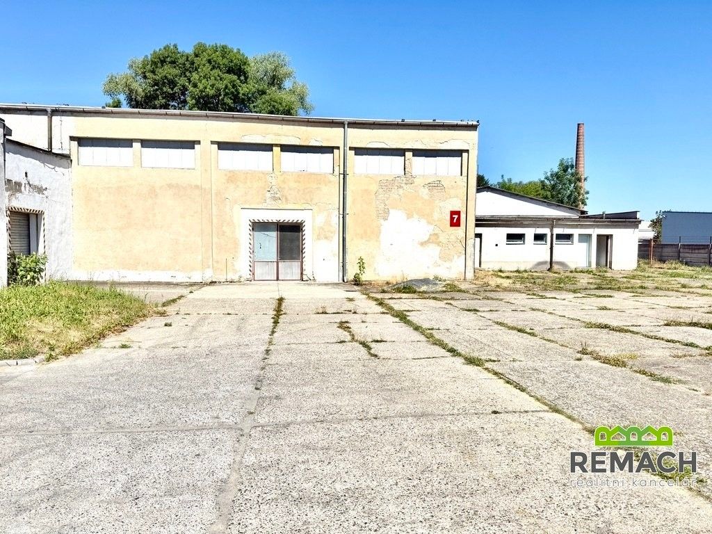 Pronájem komerčního prostoru 816 m² - foto 1