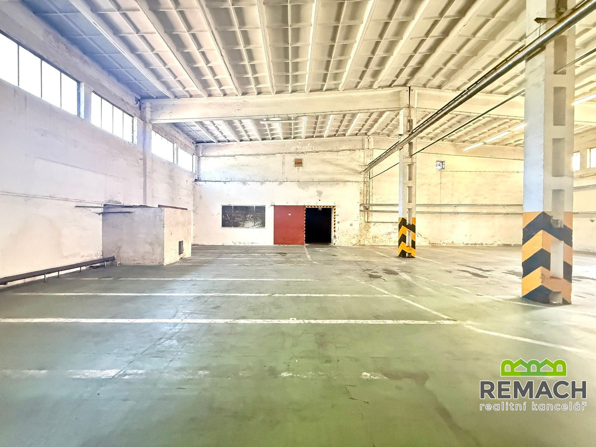 Pronájem komerčního prostoru 816 m² - foto 2