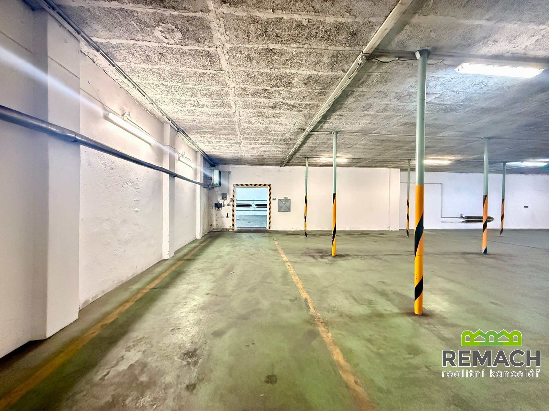 Pronájem komerčního prostoru 816 m² - foto 5