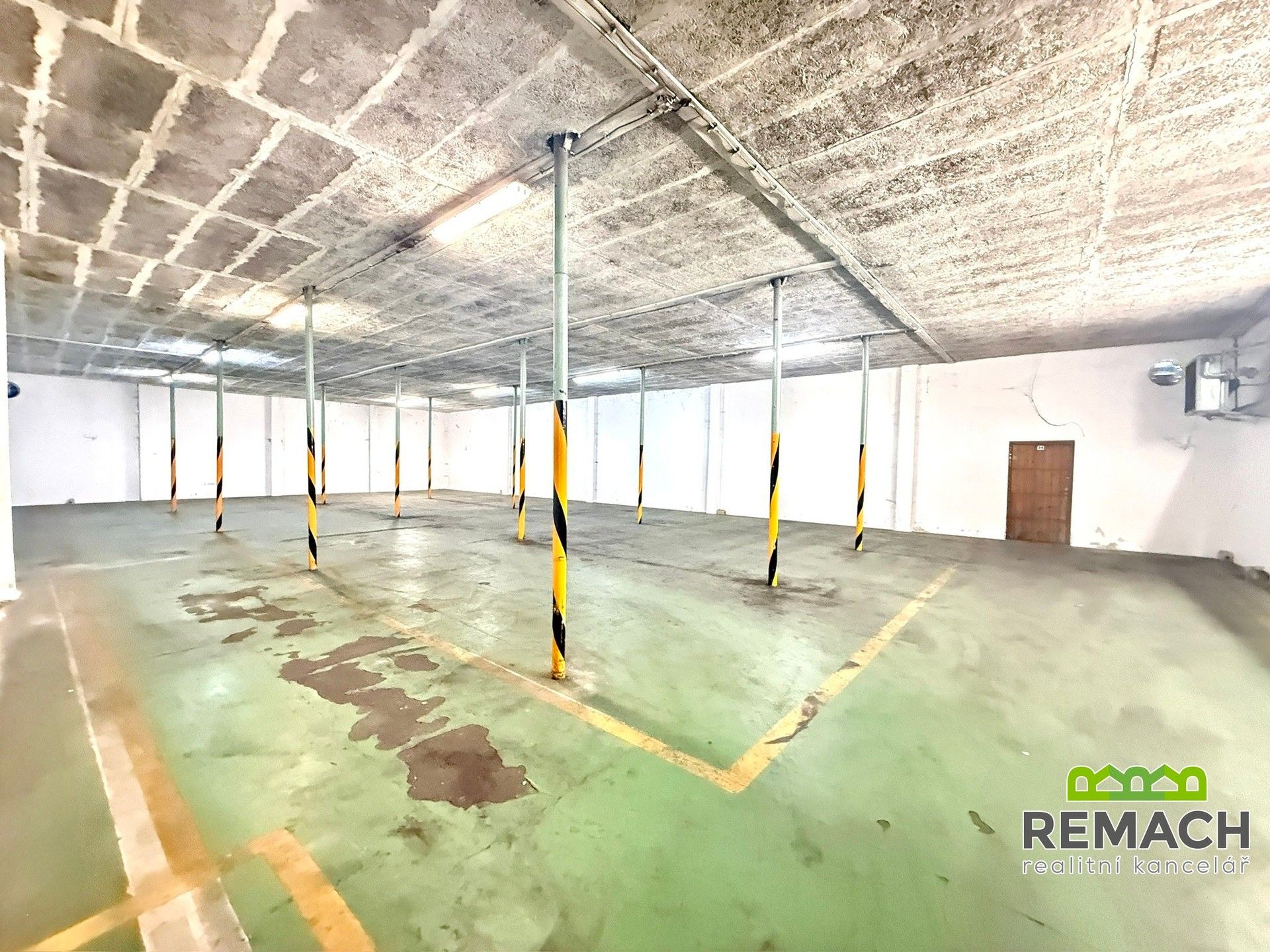 Pronájem komerčního prostoru 816 m² - foto 6