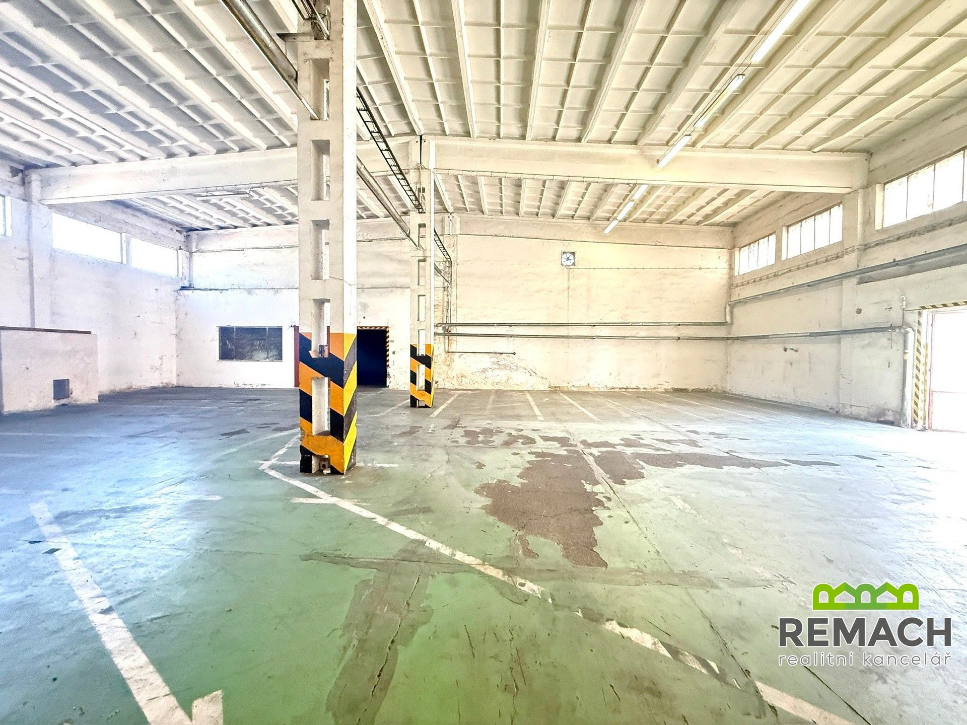 Pronájem komerčního prostoru 816 m² - foto 7