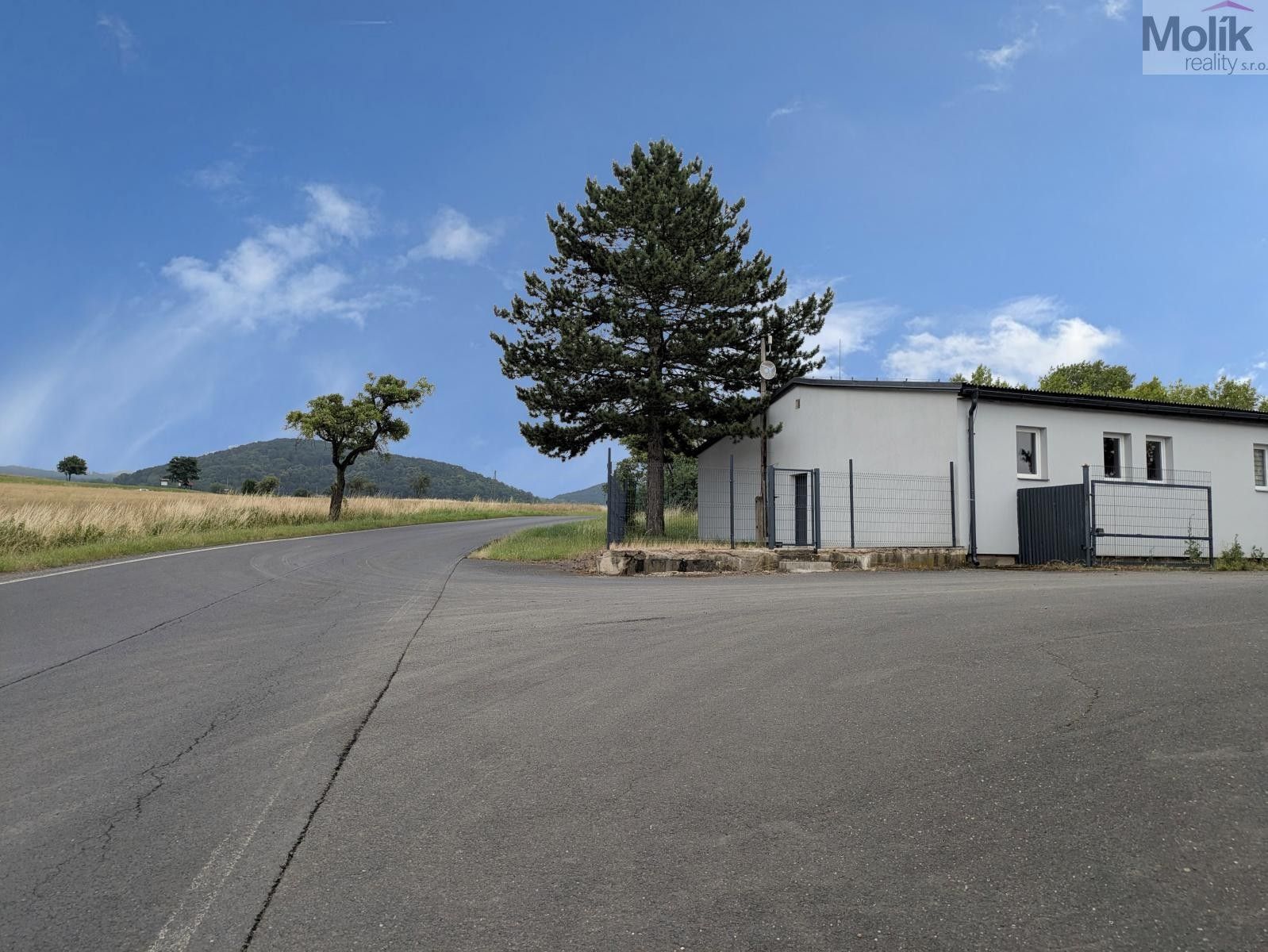 Pronájem komerčního prostoru 1700 m² - foto 2