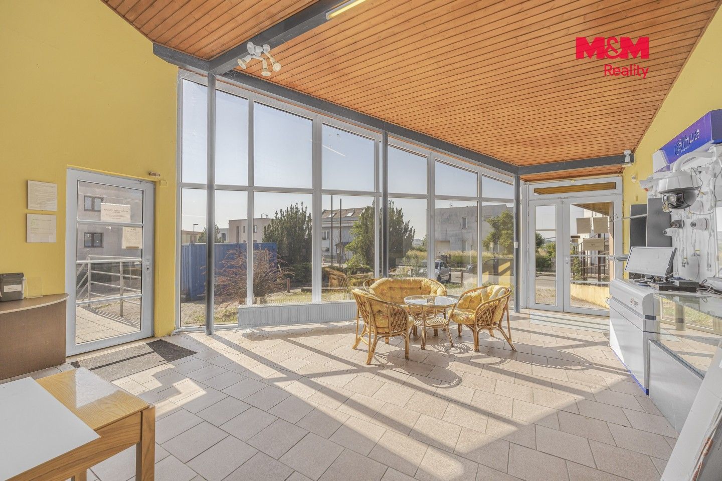 Prodej komerčního prostoru 330 m² - foto 4