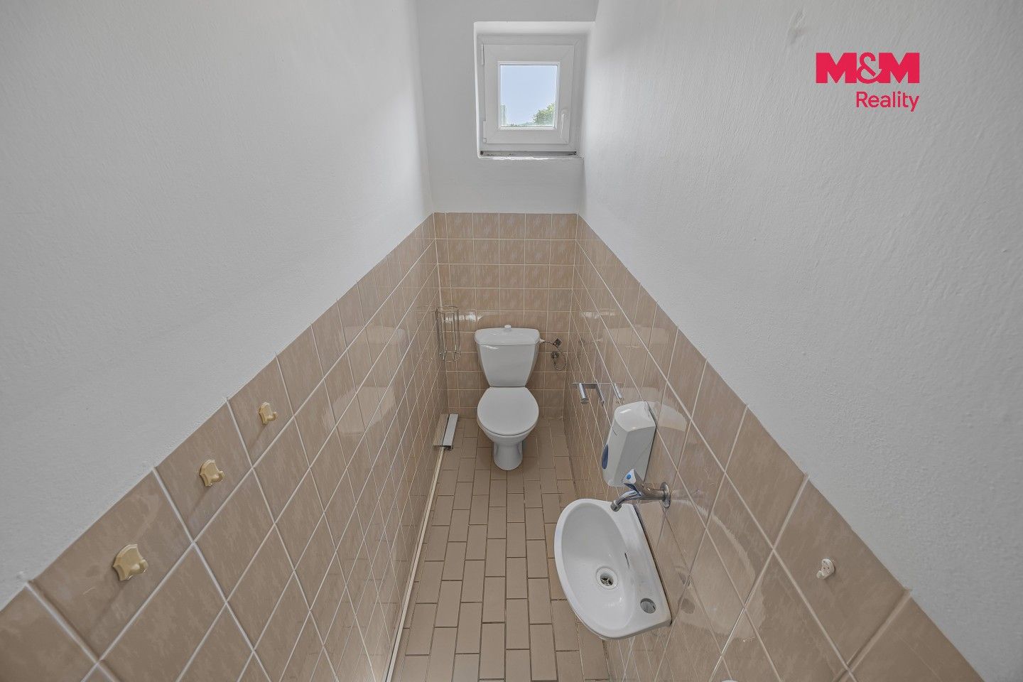 Prodej komerčního prostoru 330 m² - foto 20