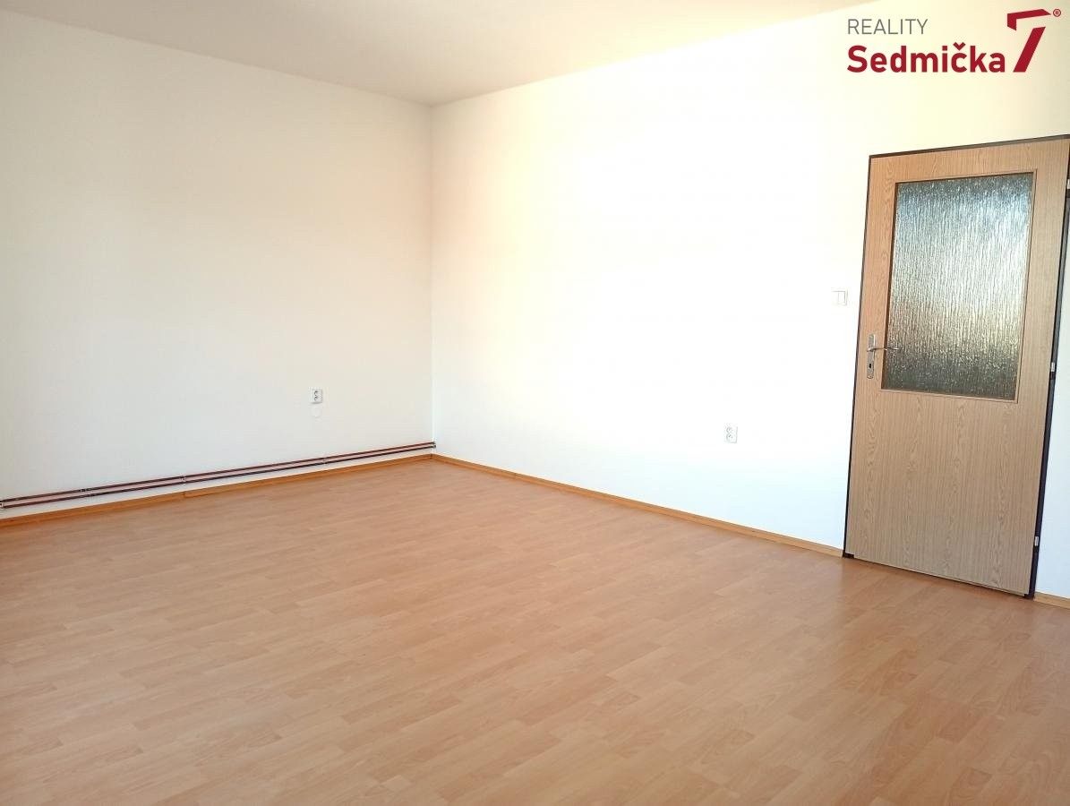 Pronájem bytu 3+1 69 m² - foto 5