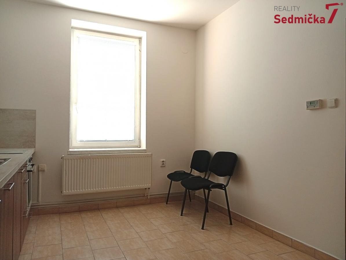 Pronájem bytu 3+1 69 m² - foto 2