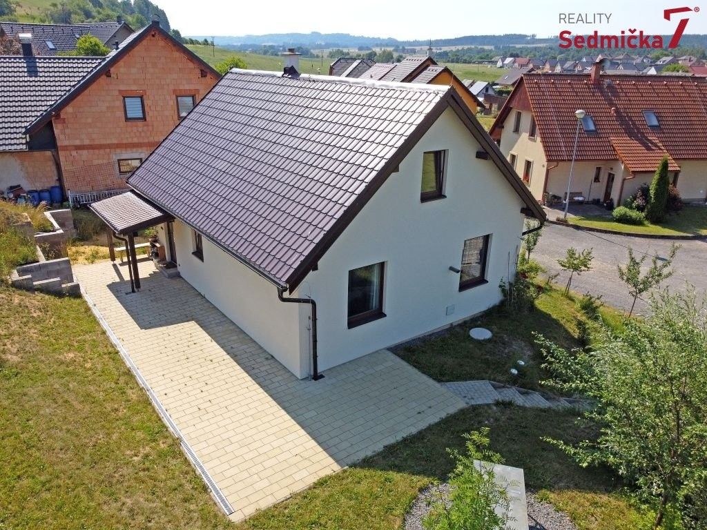Prodej nemovitosti 127 m² - foto 1